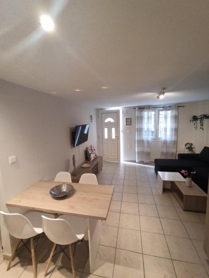 Casa Blanca Apartment Kavala Bagian luar foto